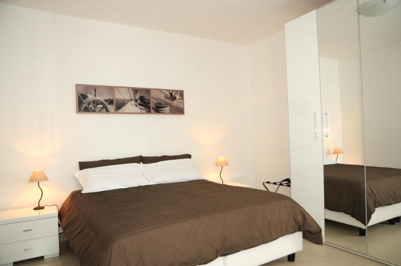 Isa Airport Aparthotel 3*