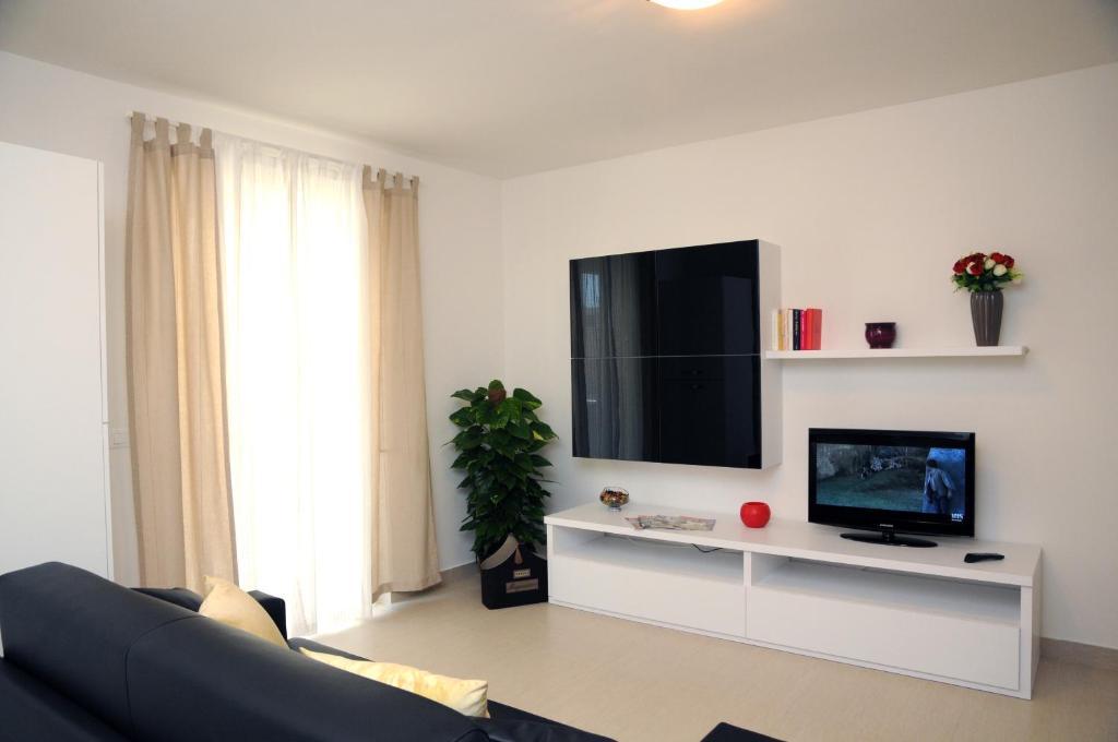 Isa Airport Aparthotel